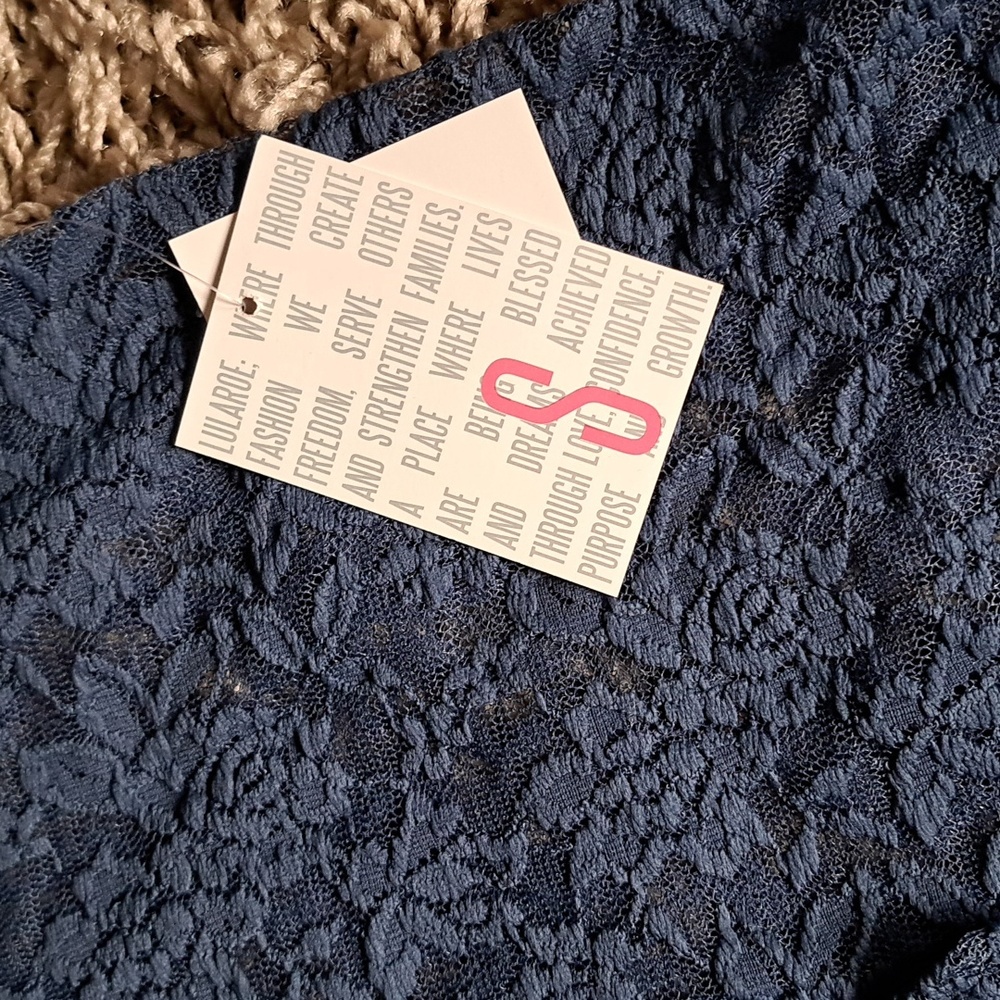 NWT. Lularoe Navy Blue Lace Lindsay Kimono - Picture 3 of 5